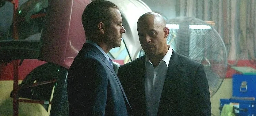 Ο Paul Walker και ο Vin Diesel σε σκηνή από τα γυρίσματα της ταινίας Fast & Furious 7.