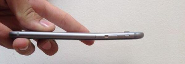 Απίστευτο! Χρήστες του iPhone 6 Plus αναφέρουν ότι λύγισε στην τσέπη τους!
