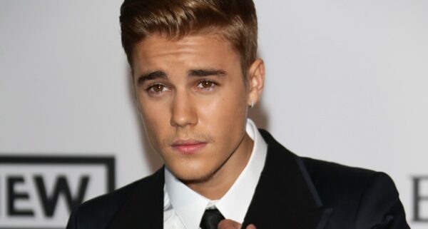 Ο Justin Bieber  θέλει να τα ξαναβρεί με την Selena Gomez!