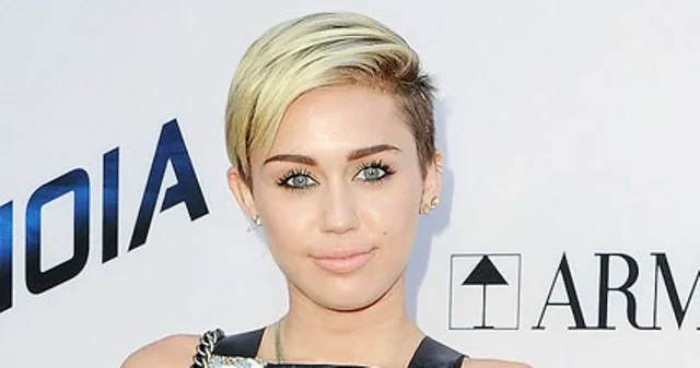 Η Miley Cyrus στην πρεμιέρα της ταινίας Paranoia στο Λος Άντζελες, τον Αύγουστο του 2013.