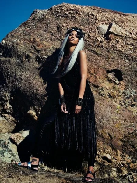 rihanna-tush-3