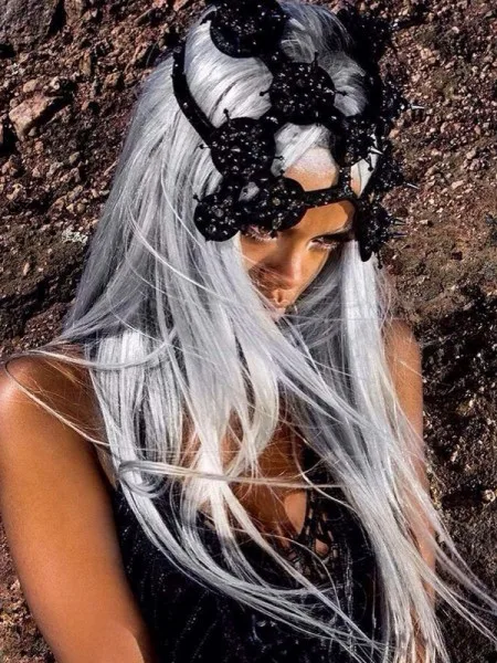 rihanna-tush-5