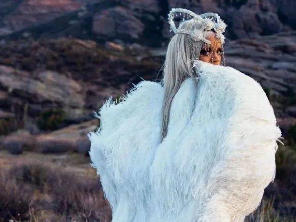 rihanna-tush-9-580x435