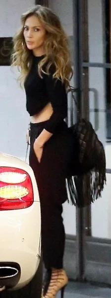 1412643904691_wps_57_Jennifer_Lopez_heads_to_l