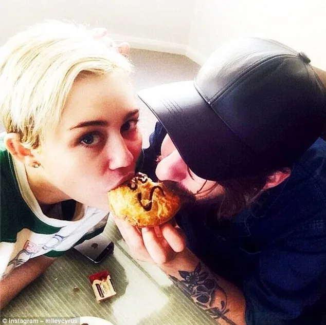 24_mileycyrus_1