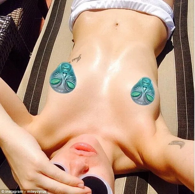 24_mileycyrus_2