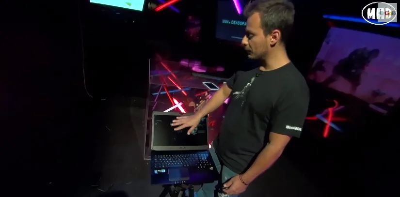 Ο Δημήτρης Καρέτσος παρουσιάζει το gaming laptop ASUS R.O.G. G750.