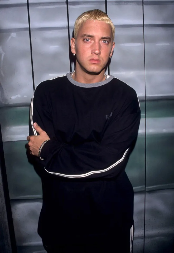 He-posed-backstage-MTV-VMAs-September-1999