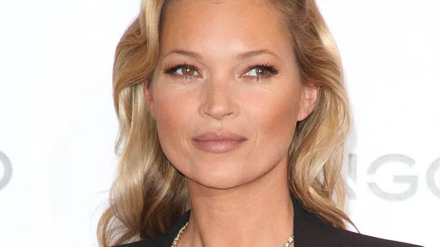 Η Kate Moss σε κοντινό πλάνο.