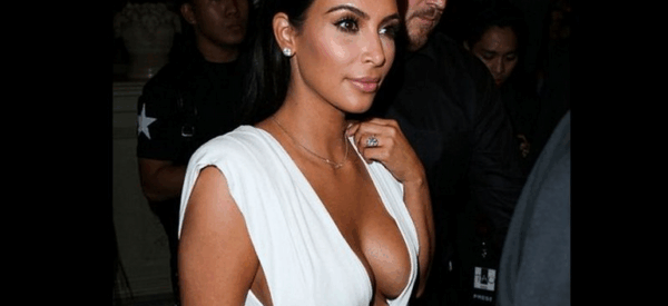 Ξέχασε να φορέσει μπλούζα η Kim Kardashian! Δείτε την προκλητική της εμφάνιση.