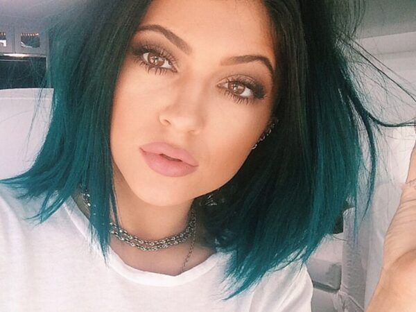 Αγνώριστη στην καθημερινότητά της η sexy Kylie Jenner! Δείτε την ατημέλητη και χωρίς μακιγιάζ!