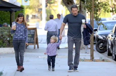 Samuel Affleck loves spending time with daddy Part 3