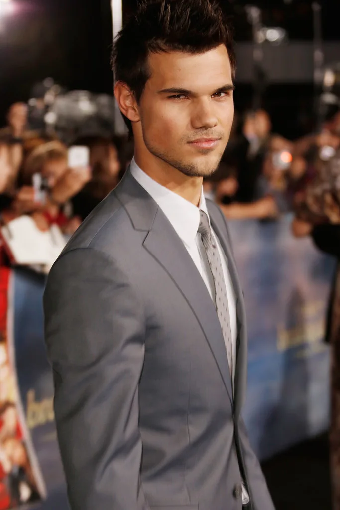 Taylor-Lautner-2012