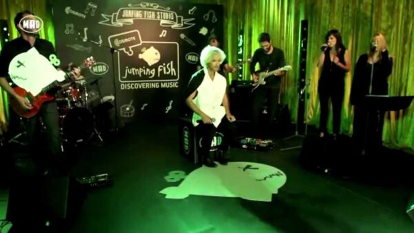 Alex Kavvadias –  “Shout” (Tears For Fears Cover) LIVE @ Jumping Fish STudio