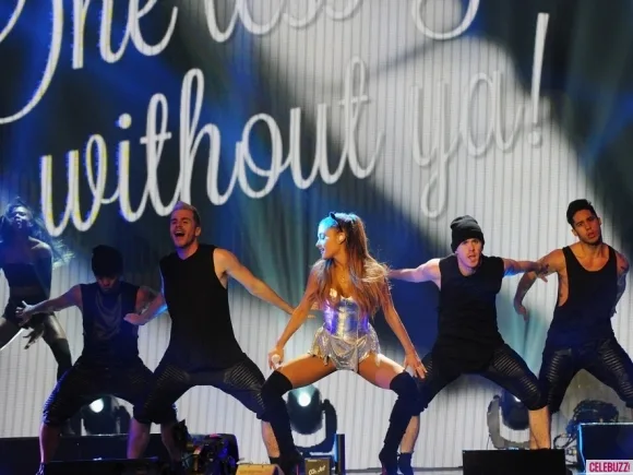 ariana-grande-radio-one-teen-awards-photos-10192014-08-580x435