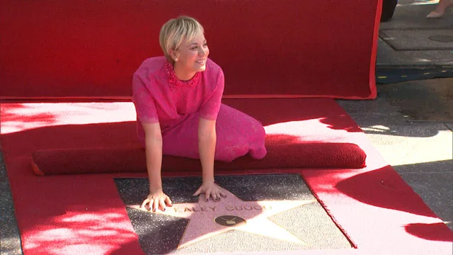 et_kaley_cuoco_star_102914_640