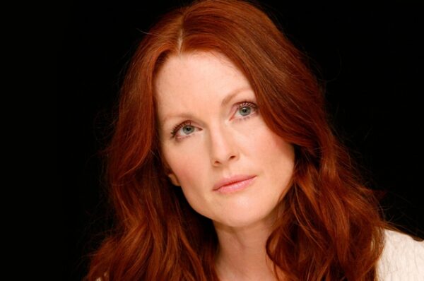 Αγνώριστη η ηθοποιός Julianne Moore! Δείτε την αλλαγή που επιχείρησε!