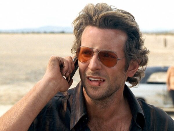Το απίστευτο κούρεμα του Bradley Cooper! Δεν θα πιστέψετε πως κυκλοφορεί ο σταρ του Hangover.
