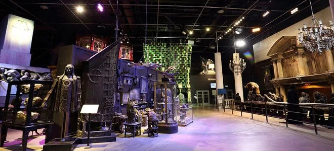 Έκθεση Σκοτεινών Τεχνών στα στούντιο της Warner Bros για τον Harry Potter.