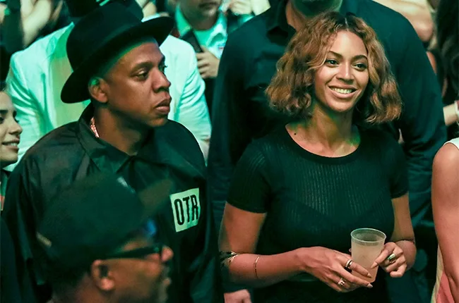 Ο Jay Z και η Beyonce σε δημόσια εμφάνιση.