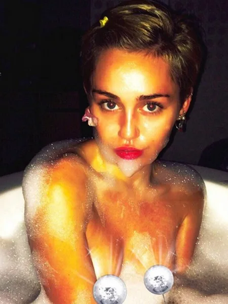 miley-cyrus-nude-gtio-2