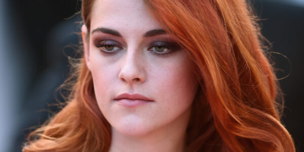 Απίστευτο! Η Kristen Stewart … χαμογελάει! Δείτε τις φωτογραφίες.