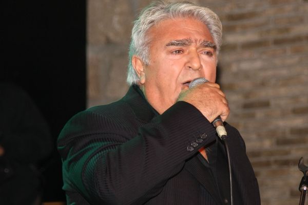 O Πασχάλης Τερζής επιστρέφει! Δείτε τον να ηχογραφεί τα νέα του τραγούδια!