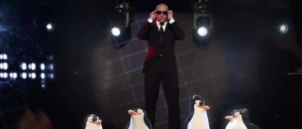 O Pitbull το γιορτάζει παρέα με…πιγκουίνους! Δείτε το νέο του video clip