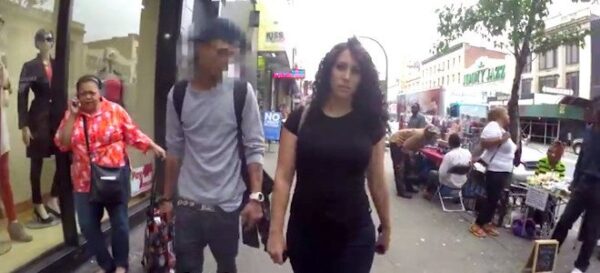 Δείτε σε ένα εντυπωσιακό video, τι τραβάει μια ωραία γυναίκα στους δρόμους της Νέας Υόρκης!
