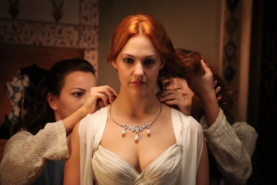 Η ηθοποιός Meryem Sahra Üzerli, πρωταγωνίστρια σε δημοφιλή τουρκικά σίριαλ.