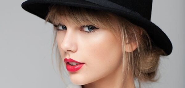 H πανέμορφη Taylor Swift αναπαριστά το πρώτο εξώφυλλο του People