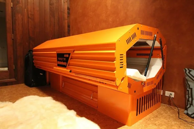 the-home-sold-along-with-wilzigs-tanning-bed