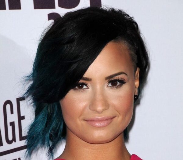 Η καυτή εμφάνιση της Demi Lovato στο κόκκινο χαλί!