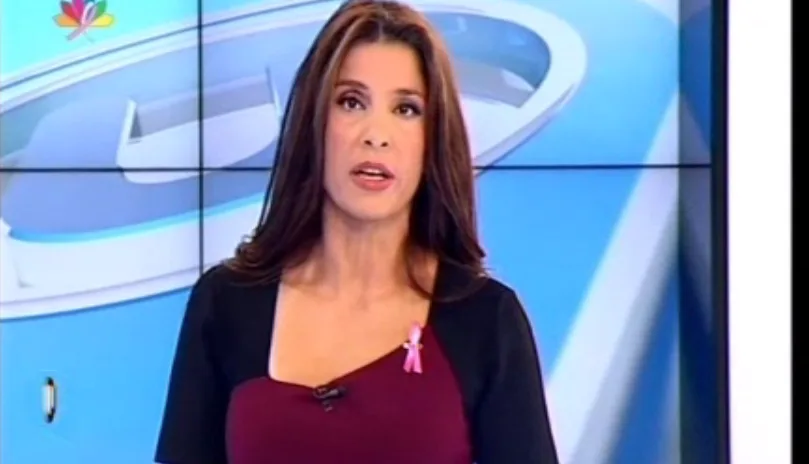 Η Πόπη Τσαπανίδου σε τηλεοπτικό πλατό