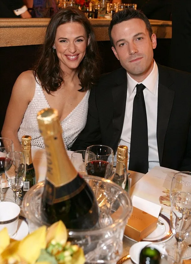 1415298684593_wps_10_Jennifer_Garner_and_Ben_A