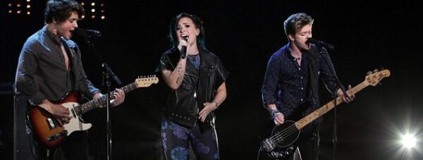 Demi Lovato & The Vamps μαζί σε γνωστή εκπομπή των Η.Π.Α. Δείτε τους