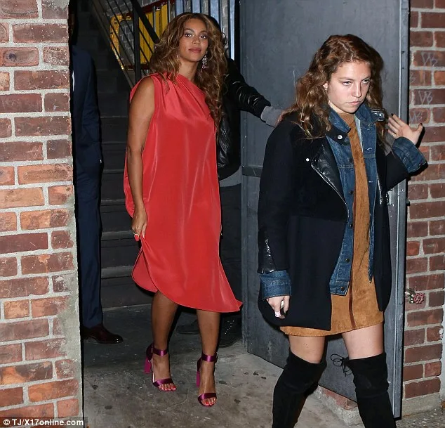 1416711699015_Image_galleryImage_Jay_Z_and_Beyonce_get_dre