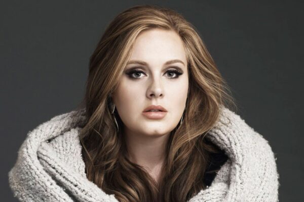 Ντίβα η Adele! Ποιός την κάλεσε να τραγουδήσει για καλό σκοπό κι αυτή τον…έγραψε;