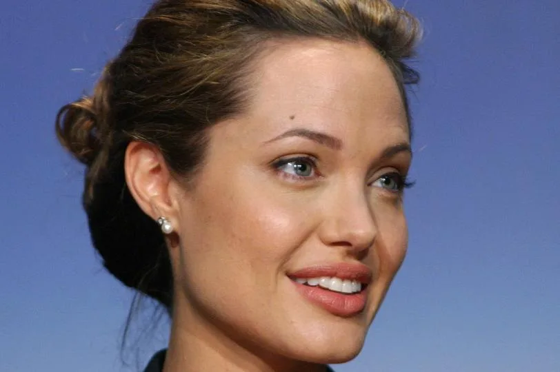 Κοντινό πλάνο της Angelina Jolie