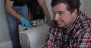 Τρως σφαίρα στο video game, θα χάνεις πραγματικά αίμα!! Δείτε το παρανοϊκό gadget!