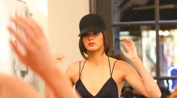 Η Kendall Jenner βγήκε για ψώνια.