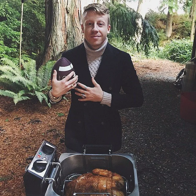 Macklemore-posed-football-deep-fried-turkey