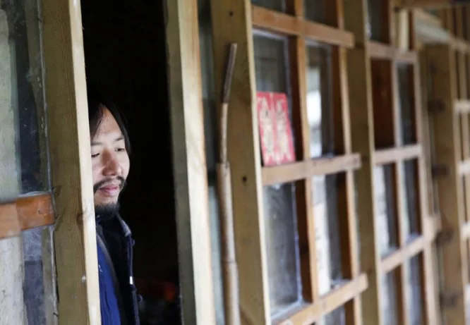 Chinese Multi Millionaire Gave Up Rat Race To Be Hermit