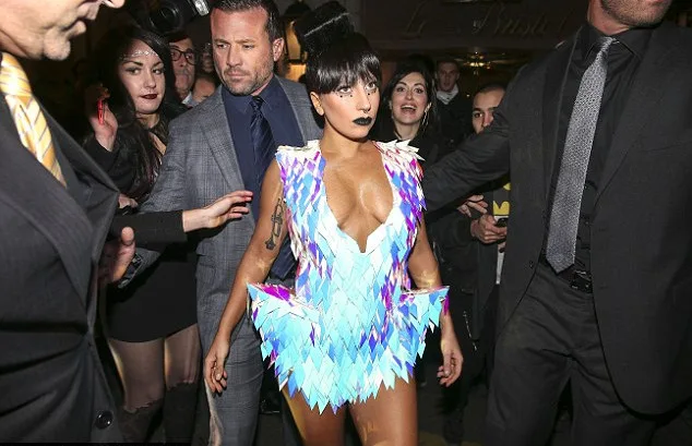 gaga2_18