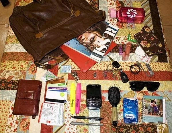 handbag-content_22