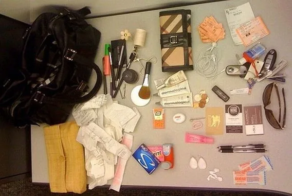 handbag-content_62
