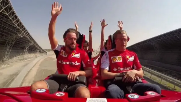 Ο Fernando Alonso και ο Kimi Raikkonen στο τρενάκι Formula Rossa του Ferrari World.