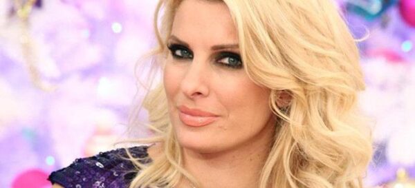 Γιατί η Ελένη Μενεγάκη κρύβει ότι είναι έγκυος.