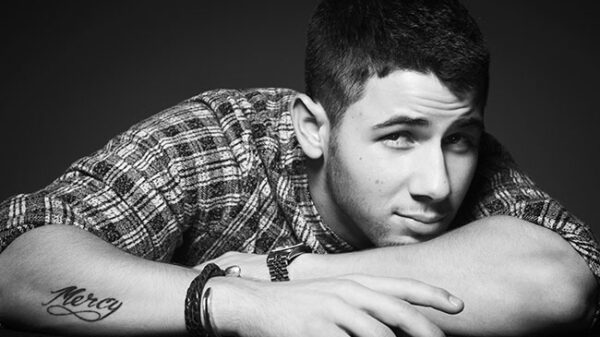 Ποιούς ζηλεύει ο Nick Jonas;
