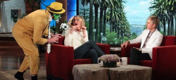 Αυτές είναι οι φάρσες της Ellen DeGeneres που έχουν κάνει τους σταρ να ουρλιάξουν! Δείτε το αστείο βίντεο.